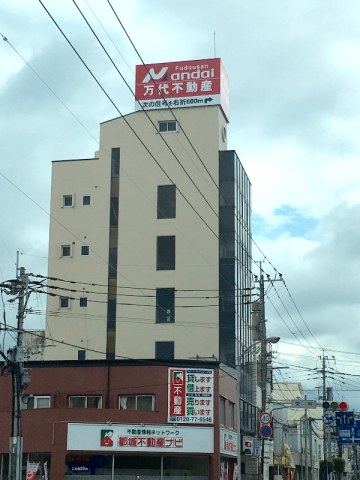 屋上看板等は材質の良いシートで